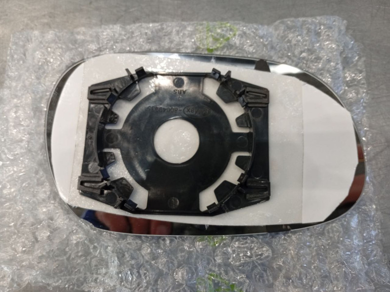 Вкладиш дзеркала лівий Mitsubishi Carisma 1995-2004 Китай