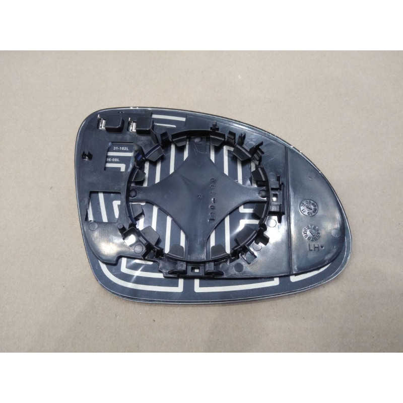 Вкладиш дзеркала лівий VW Tiguan 07-16, VW Sharan, Skoda Yeti, Seat Alhambra (Китай) 5N0857521