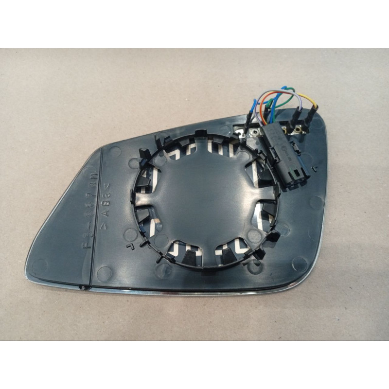 Вкладиш дзеркала правий (4PIN, датчик сліпої зони) BMW 1 F20, 3 F30, 4 F32, 5 F10, 7 F01, I3, X1 E84 2010-2016 FPS 51167285006