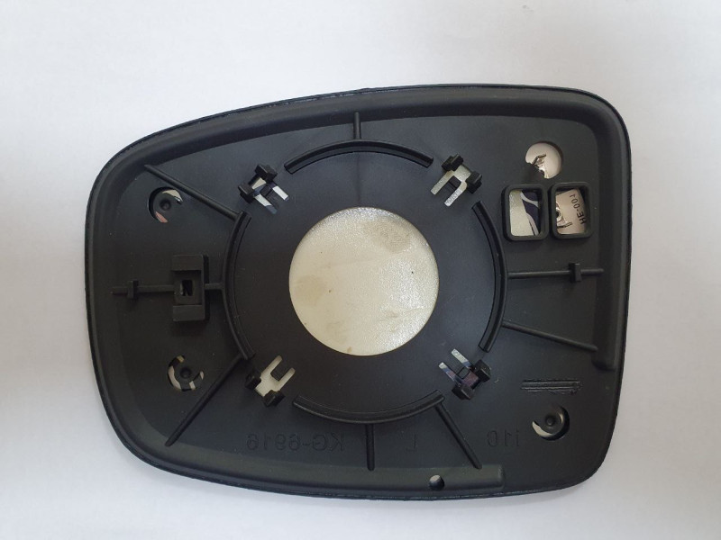 Вкладиш дзеркала правий Hyundai i-10 2007-2013 Тайвань 87621-0X000