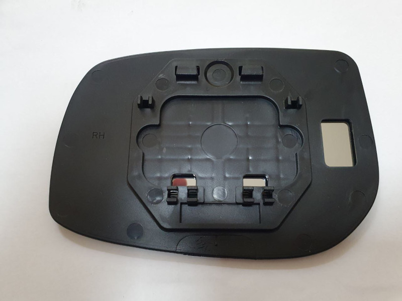 Вкладиш дзеркала правий Toyota Corolla E15, Camry XV40, Avensis T25, Yaris 2006-2012 Тайвань 879080D210