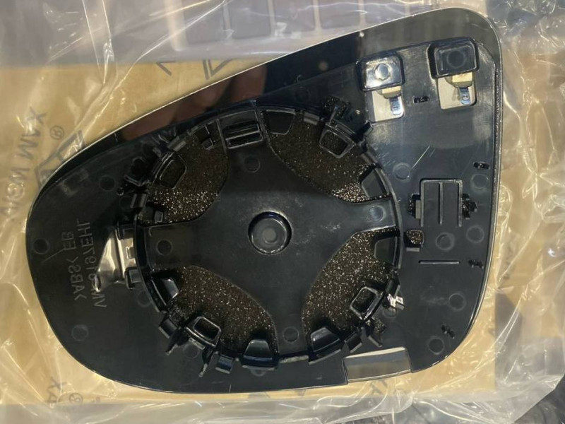 Вкладиш дзеркала правий VW Golf 6 2009-2012, Touran 2010-2015 Polcar 5K0857522