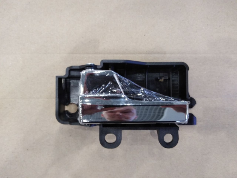 Внутрішня ручка передніх дверей ліва Ford Focus 2, C-Max 2003-2009 Китай хром