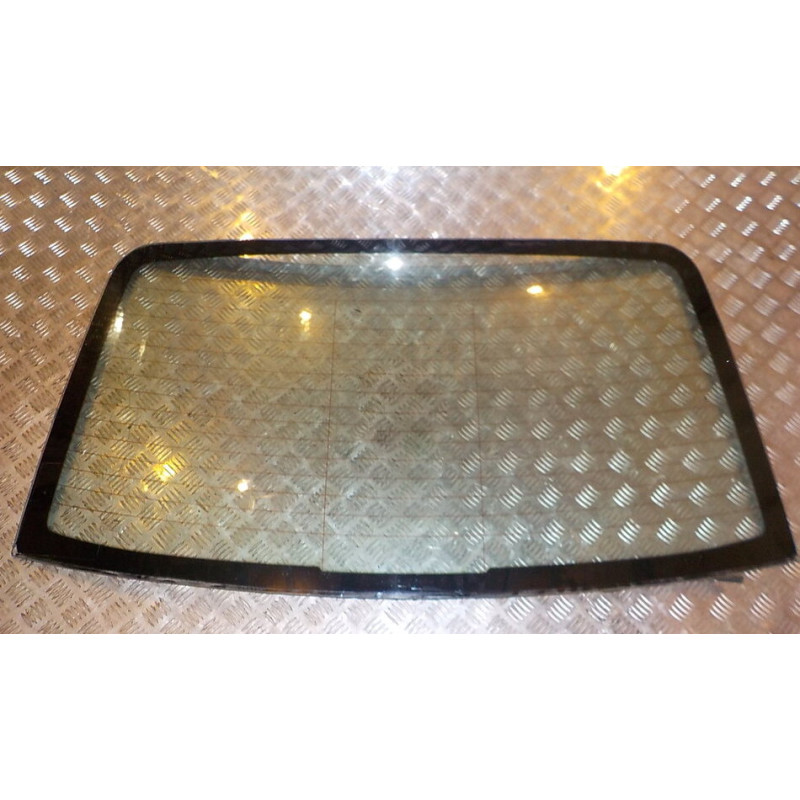 Заднє скло Kia Cerato 04-09 седан (XYG) 