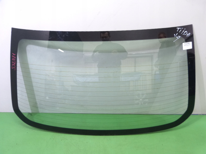 Заднє скло Nissan Tiida 05-12 седан (XYG)
