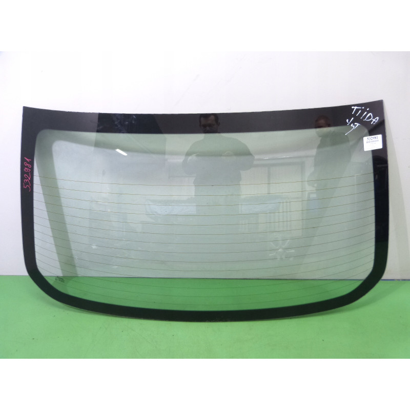 Заднє скло Nissan Tiida 05-12 седан (XYG)