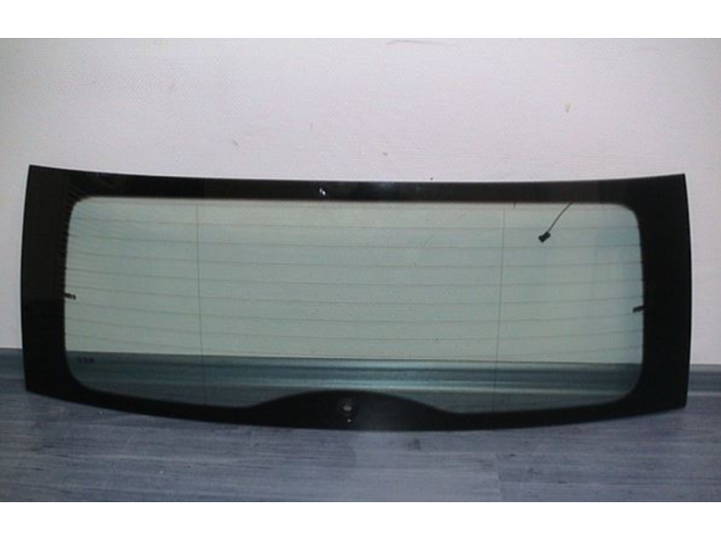 Заднє скло Skoda Yeti 09-17 (XYG)