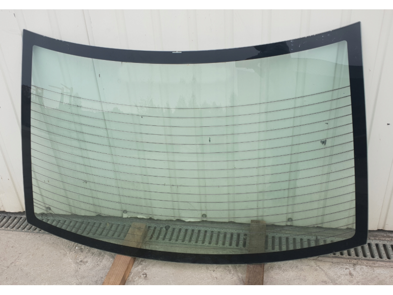 Заднє скло Toyota Corolla E12 седан 02-06 (XYG)