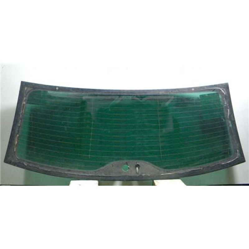 Заднє скло VW Touareg 1 03-10 (XYG)