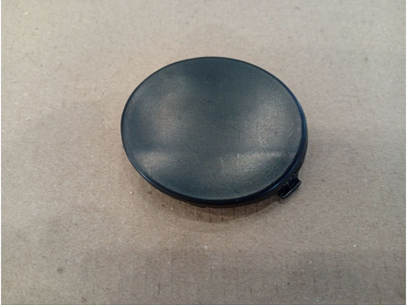 Заглушка буксировочного крюка переднього бампера Ford Focus 2 2008-2011 LKQ 1521645