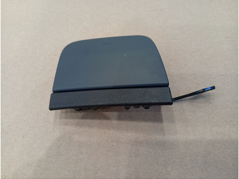 Заглушка гака переднього бампера Mercedes GLA-class X156 14-17 (Тайвань)