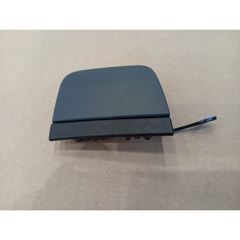 Заглушка гака переднього бампера Mercedes GLA-class X156 14-17 (Тайвань)