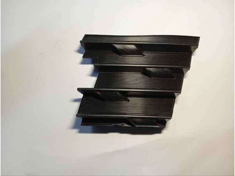 Заглушка переднього бампера (гака) Toyota Camry V55 2014-2017 Hybrid FPS 5212906949