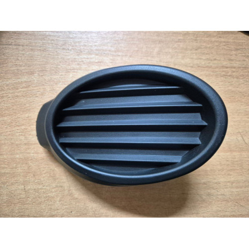 Заглушка протитуманної фари права Ford Focus 3 2011-2014 (Tempest) BM5119952B