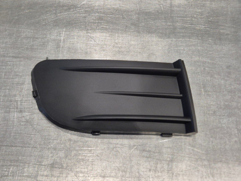 Заглушка протитуманної фари права Skoda Octavia A5 05-09 (LKQ) 1Z0807368