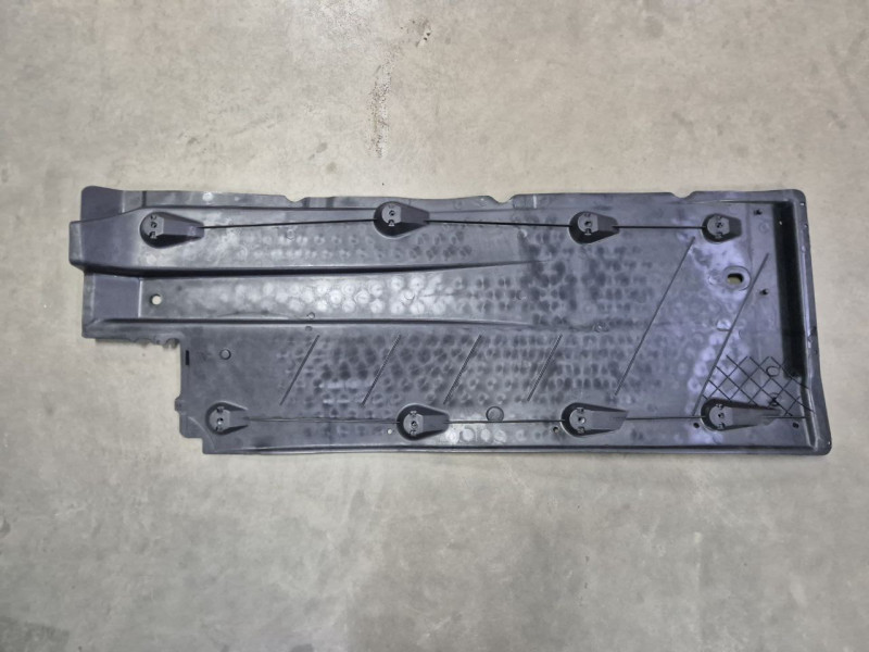 Захист днища лівий Skoda Octavia A5, Yeti 2004-2013, VW Golf/Jetta 5 2003-2009, Caddy 3 2004-2015, Touran 2003-2015 PL 1K0825201AE