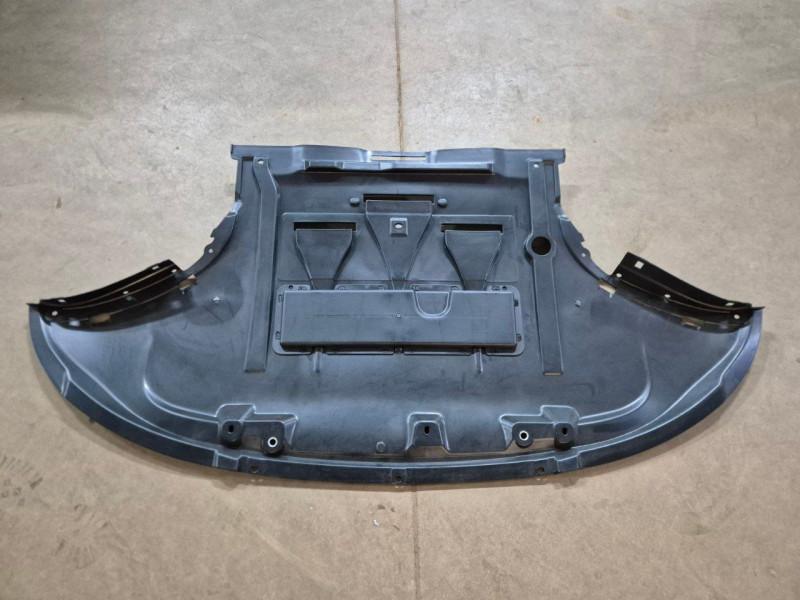 Захист двигуна пластик Audi A4 B6 2000-2004 LKQ 8E0863823